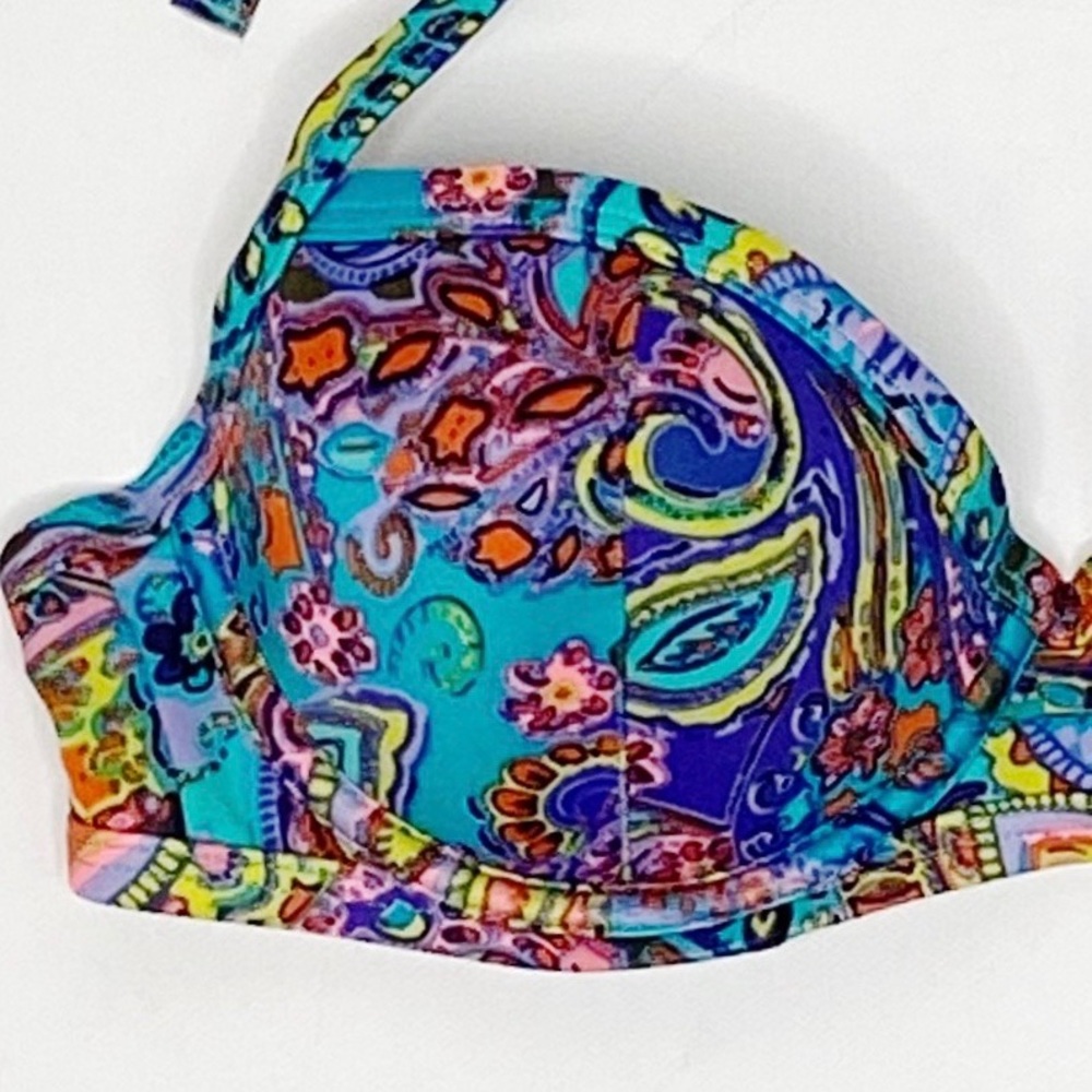 Victoria’s Secret Bikini - Picture 3 of 5